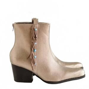 NEW CRAZY TRAIN women's boujee babe booties in champagne silver